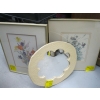 Image 2 : MIRROR & 2 FRAMED FLORAL PICTURES