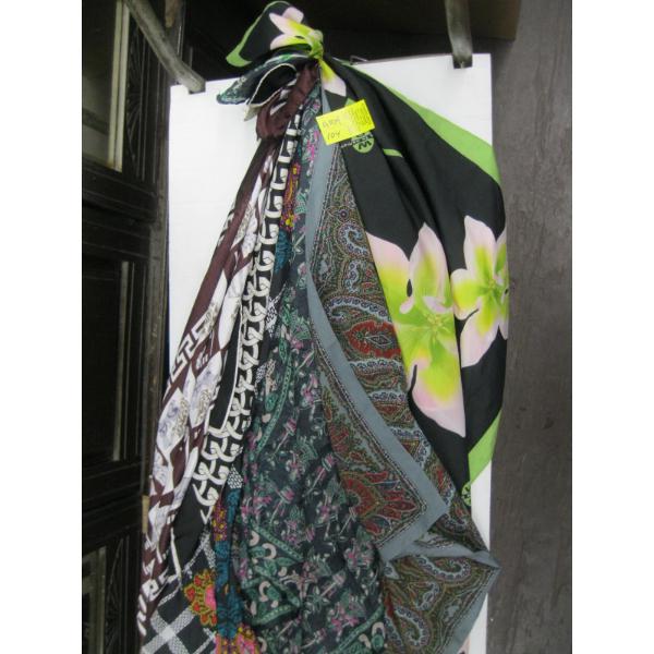 BUNDLE OF SCARVES