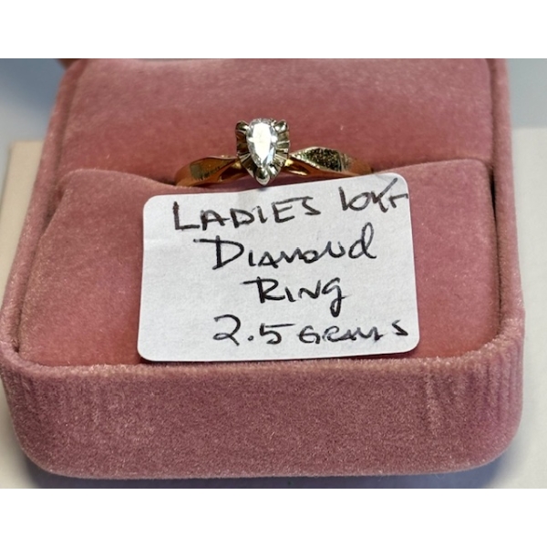 LADIES 10KT DIAMOND RING, 2.5GR, SZ 7 3/4