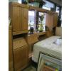 Image 1 : LG. OAK HEADBOARD W/2 SIDE CABINETS