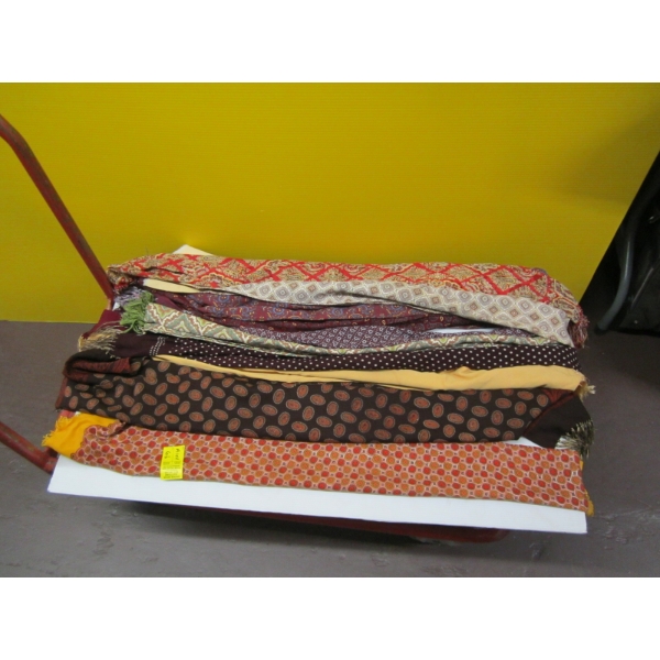 BUNDLE OF SCARVES