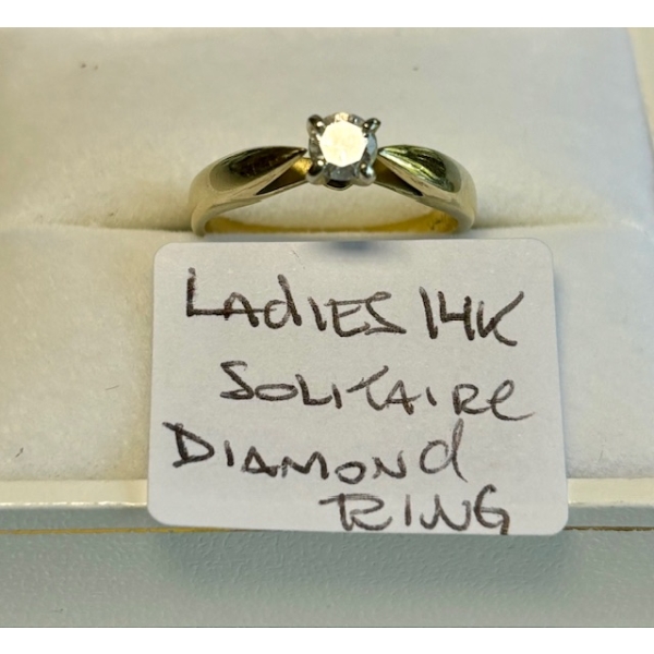 SZ 5.5 LADIES 10KT SOLITAIRE DIAMOND RING