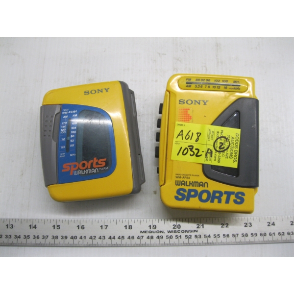 2 SONY SPORTS WALKMANS