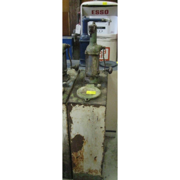 WAYNE OIL PUMP & TANK