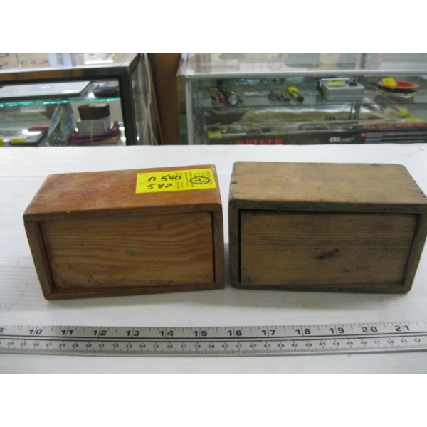 2 RECTANGULAR BUTTER PRESSES