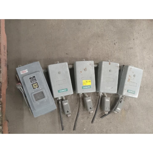 4 CONTROL BOXES CONNECTED TO A SWITCH BOX