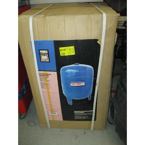20.5 GALLON NEW WATER PRESSURE TANK