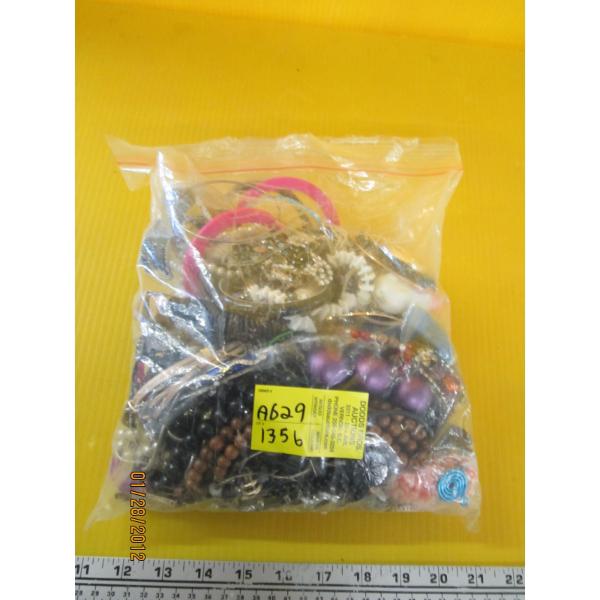 BAG OF COSTUME JEWELLERY