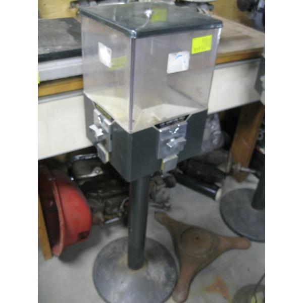SWIVEL 4 BIN GUMBALL MACHINE