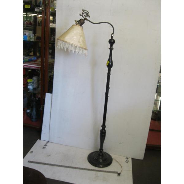 POLE LAMP - NEEDS NEW SHADE
