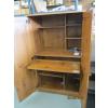 Image 3 : 2 DOOR WOOD GRAIN CABINET