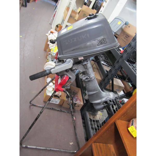 SUZUKI 4 BOAT MOTOR