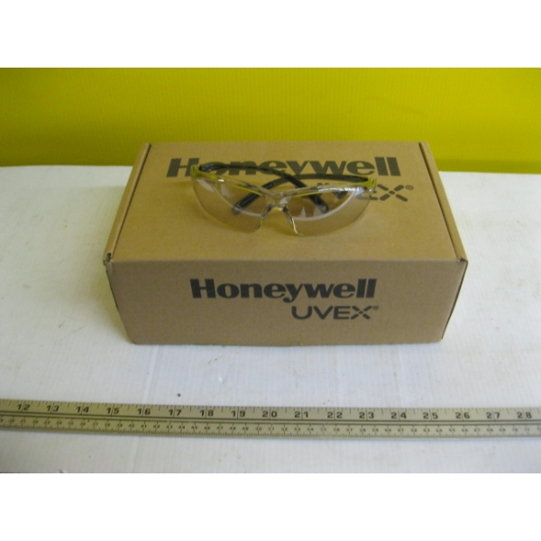 10 PAIR OF NEW SAFETY GLASSES