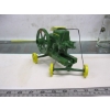 Image 2 : JOHN DEERE STATIONARY DIECAST ENGINE ON WHEELS
