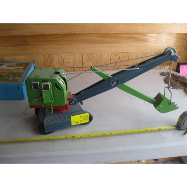 METAL SHOVEL CRANE