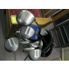Image 2 : SET OF GOLF CLUBS IN ALIEN BAG W/STAND