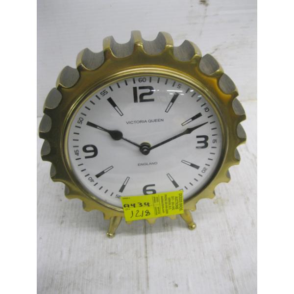 DECORATIVE MANTLE CLOCK