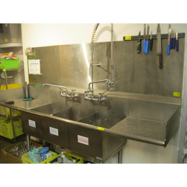 TRIPLE STAINLESS STEEL SINK W/STAINLESS STEEL BACKSPLASH, SPRAYER & 2 TAP SETS