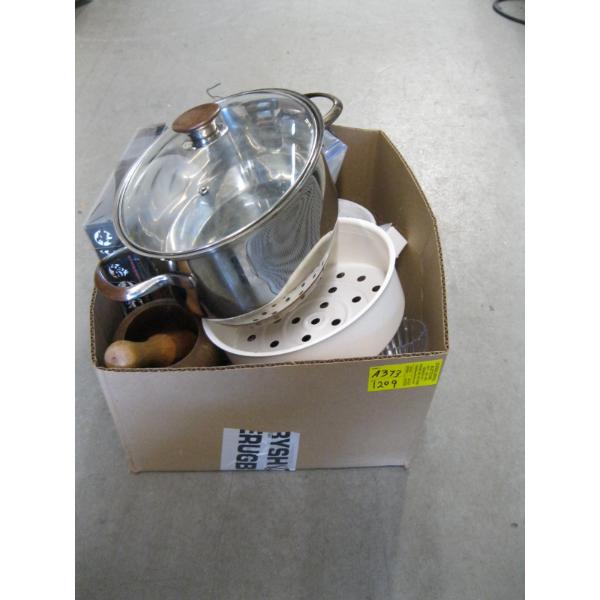 BOX OF MISC. STAINLESS STEEL POT, KITCHEN ACCESS. ETC.