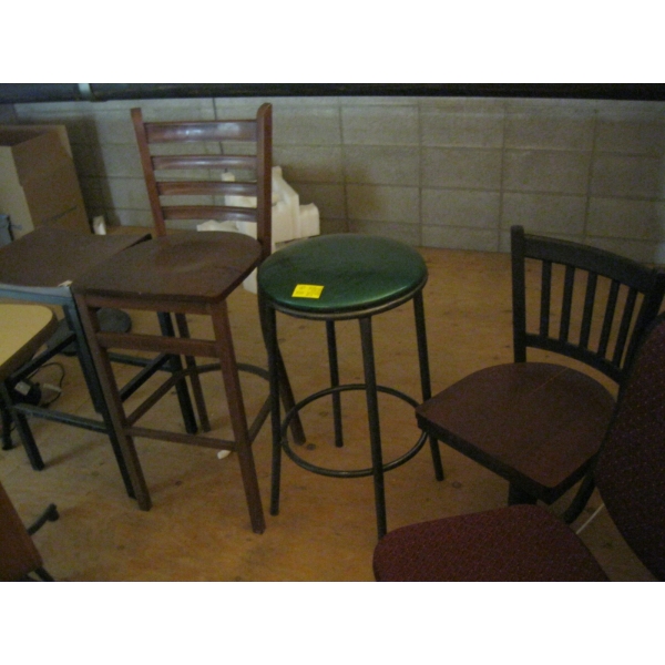 4 STOOLS