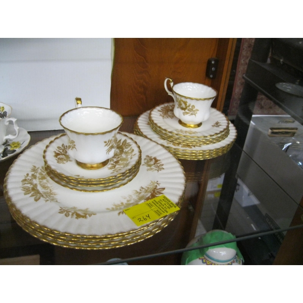 ROYAL ALBERT GOLDEN ROSE CHINA