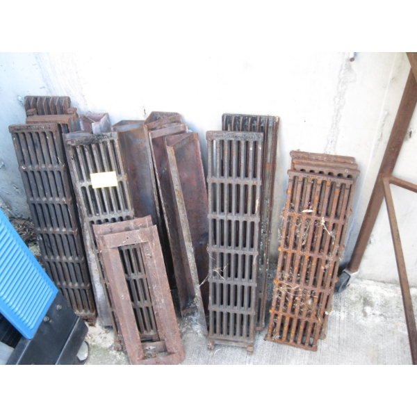 ASST. GRILLS FOR A RANGE