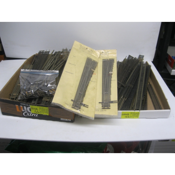 2 BOXES OF HO TRACK
