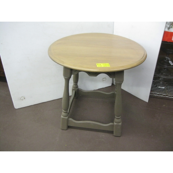 SM. SOLID WOOD ROUND OCCASIONAL TABLE