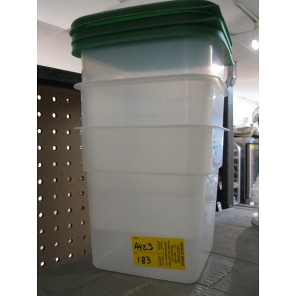 10 PLASTIC CONTAINERS W/LIDS