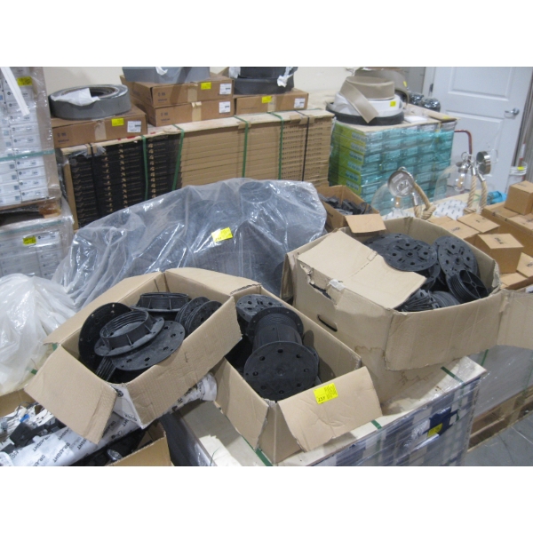 LG. LOT OF BUZON ADJUSTABLE RISERS
