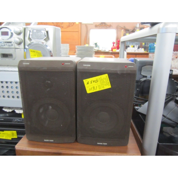 PAIR OF SM. VISONIK DAVID 7000 SPEAKERS