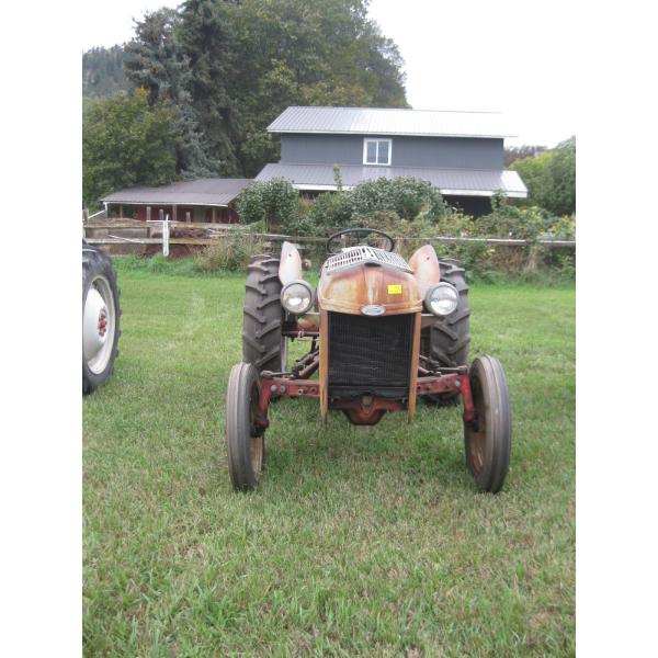 FORD 8N TRACTOR W/AS NEW REAR & FRONT TIRES - GRILL NEEDS TO BE REATTACHED