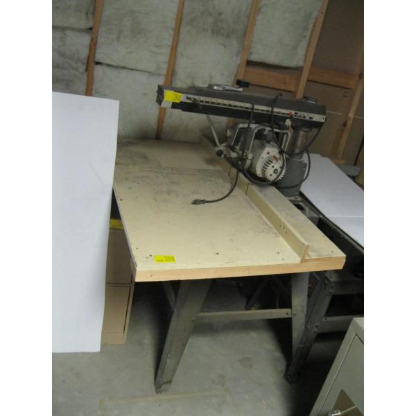 BLACK & DECKER RADIAL ARM SAW ON STAND