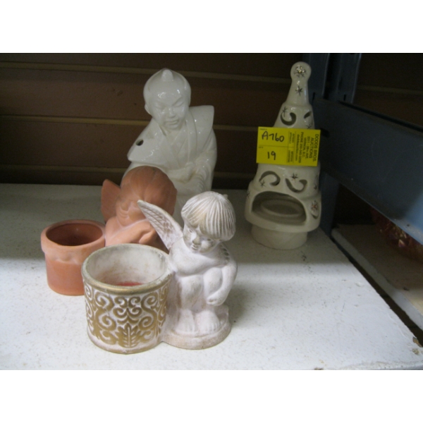 4 CANDLE HOLDERS