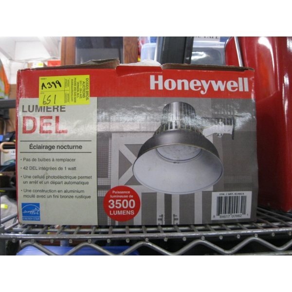 LED LIGHT FIXTURE