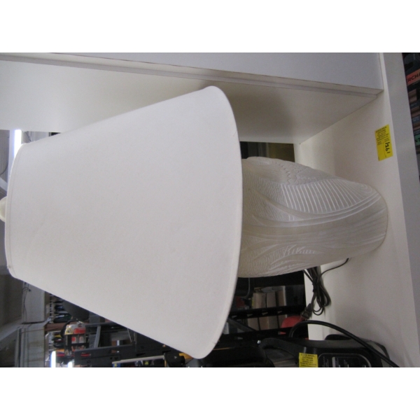 2 WHITE CERAMIC BASE LAMPS