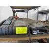 Image 2 : 2 MAKITA BATTERIES - 18V - W/CHARGER