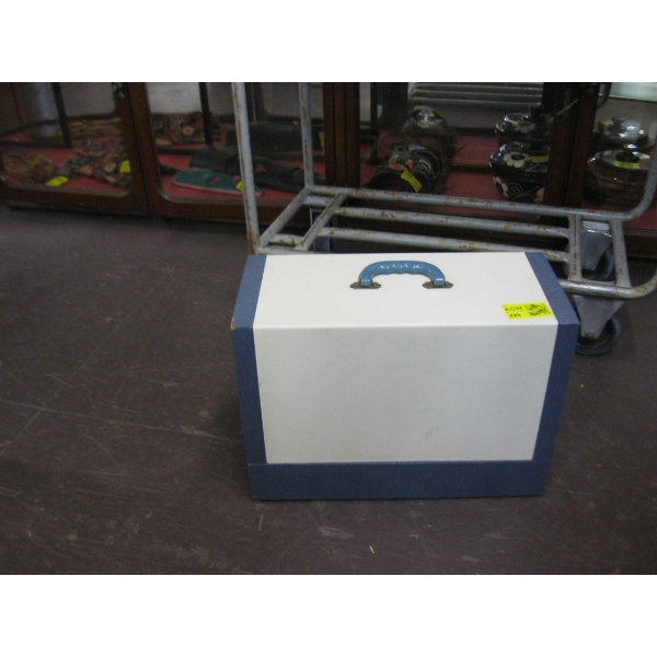 IMPERIAL SEWING MACHINE & 2 BOXES OF SEWING NOTIONS