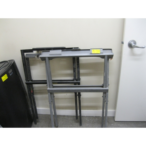 2 FOLDING STANDS