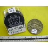 Image 1 : LA KINGS OFFICIAL NHL PUCK & US $25 REPLICA COIN