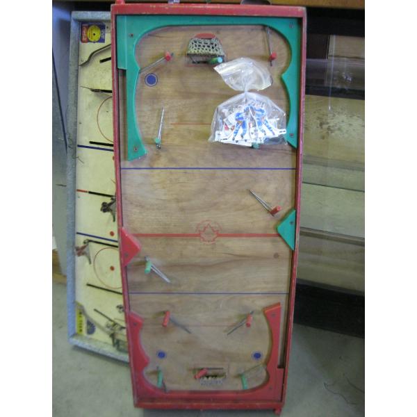 WOODEN VINTAGE HOCKEY GAME BY MUNROE GAMES
