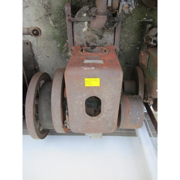INTERNATIONAL HARVESTER HIT & MISS ENGINE