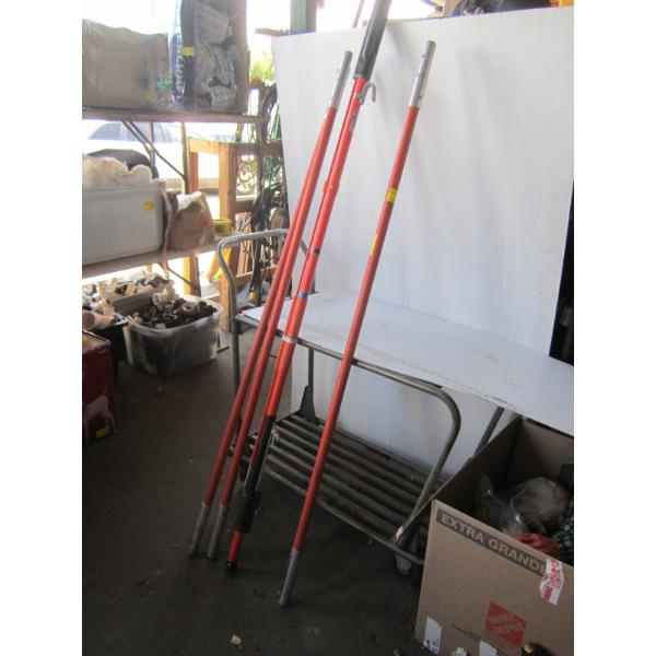 EXTENDABLE FIBREGLASS HANDLE ELECTRICAL POLE
