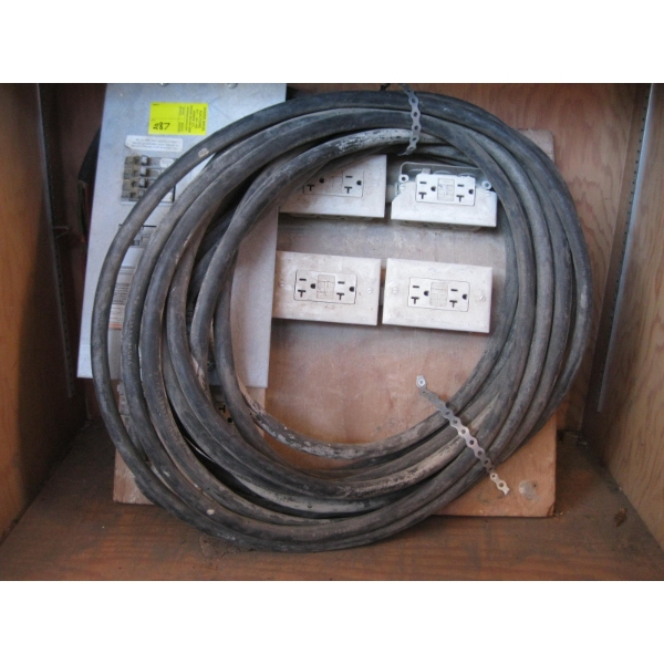 ELECTRICAL BOX W/BREAKER PANEL W/CORD