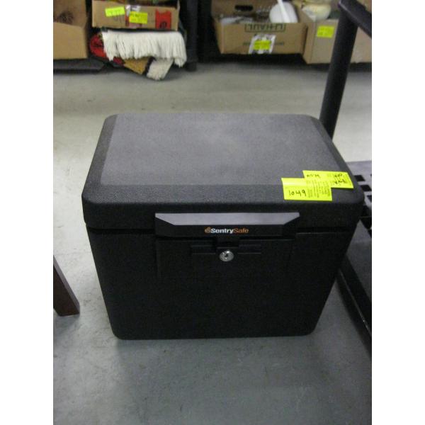 SM. SENTRY SAFE - NO KEY