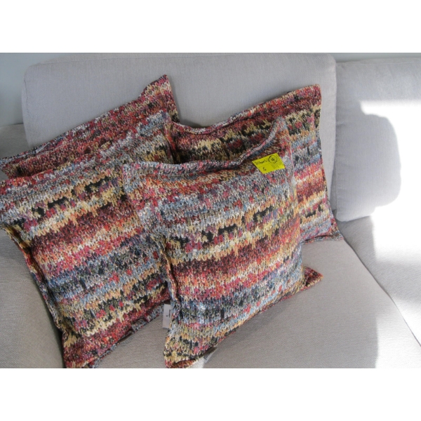 4 COLORFUL PILLOWS
