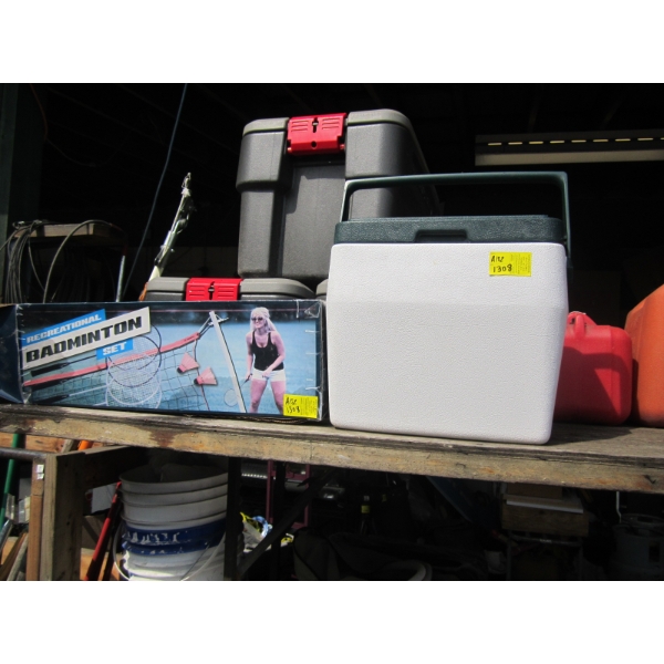BADMINTON SET & COLEMAN COOLER
