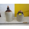 Image 1 : 2 CROCKS