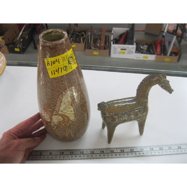 1 ALFARAZ VASE & 1 ALFARAZ HORSE