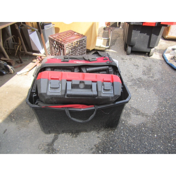 TOOL BAGS & CASES